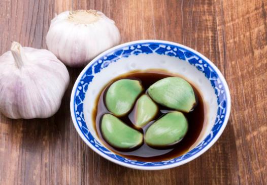 ?臘八蒜一定要用紫蒜嗎?臘八蒜可以用不銹鋼盆腌制嗎