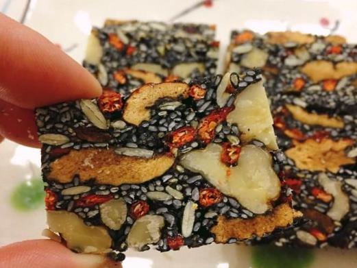 阿膠糕的玫瑰花瓣超市有賣嗎?做阿膠糕的玫瑰花怎么挑選