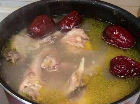 帶刺的榴蓮殼能煲湯嗎?榴蓮煲湯用什么雞煲好