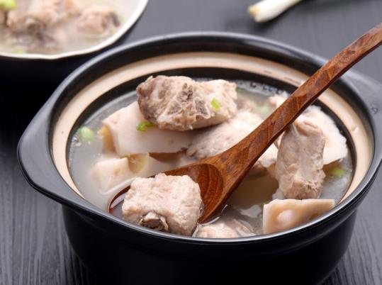 排骨湯的排骨怎么處理?排骨湯保溫一晚上會壞嗎