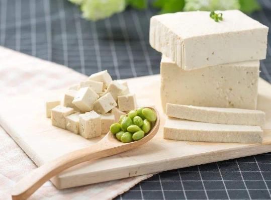 臭豆腐是怎樣變成黑色的?新鮮豆腐怎么做才會(huì)臭