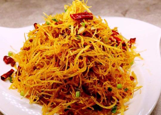 涼拌土豆絲要泡水嗎?涼拌土豆絲焯水后用過涼水嗎