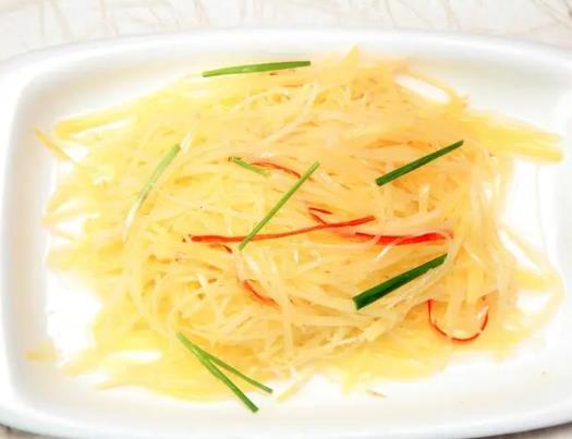 炒土豆絲要注意什么?炒土豆絲焯水和不焯水的區(qū)別