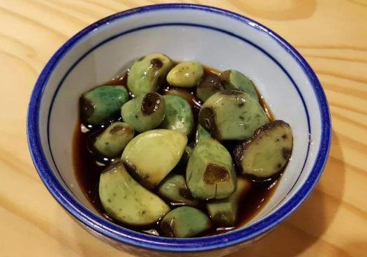 臘八蒜要腌制多久才會(huì)綠?臘八蒜是初七腌還是初八腌