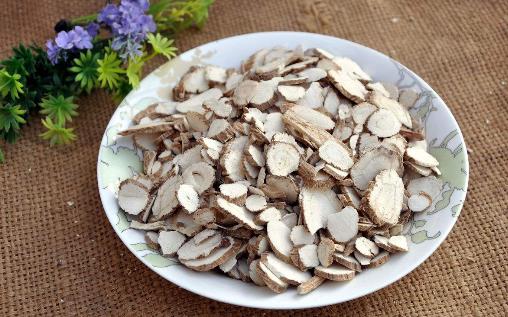 白芷有哪些功效?吃白芷有哪些注意事項(xiàng)