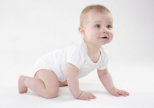 如何預防寶寶臉皸裂-寶寶臉上長癬怎么辦?