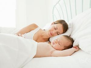 睡覺不枕枕頭好嗎?新生兒需要枕枕頭嗎?