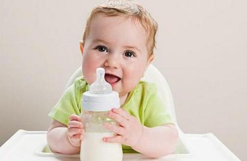 寶寶喝奶粉上火是怎么回事?原來是沖調奶粉出問題