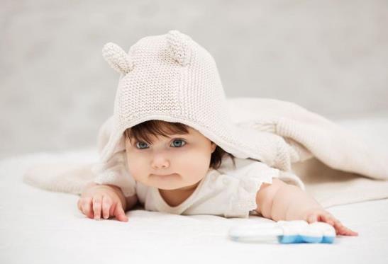 嬰兒剃頭發(fā)后不長了是怎么回事?寶寶剃頭哭鬧是自閉癥嗎