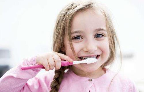 孩子刷牙出血的原因 孩子刷牙的正確方法