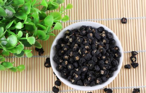 黑枸杞什么季節吃最好 黑枸杞最佳食用季節
