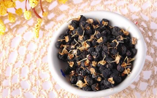 黑枸杞什么季節吃最好 黑枸杞最佳食用季節 黑枸杞最佳食用季節