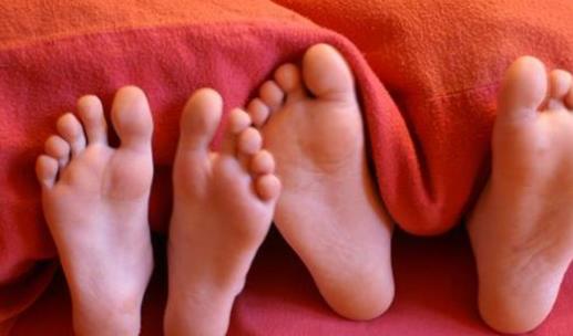 排卵日早上同房好還是晚上同房好 排卵日什么時(shí)候同房最容易受孕