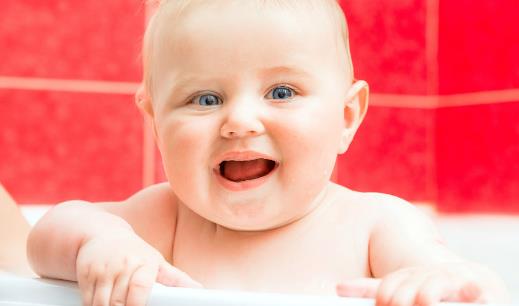 什么時(shí)候不要給孩子洗澡 孩子什么時(shí)候不能洗澡