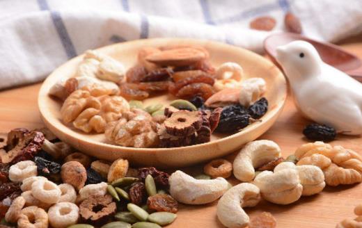 每日?qǐng)?jiān)果什么時(shí)候吃最好 每日?qǐng)?jiān)果最佳食用時(shí)間