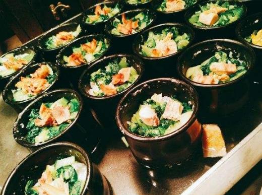 沈陽十大自助餐排行榜,皇朝萬鑫自助餐廳水果海鮮很豐盛