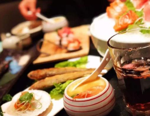 沈陽十大自助餐排行榜,皇朝萬鑫自助餐廳水果海鮮很豐盛