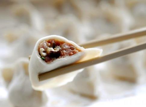 長春十大老字號飯店,鼎豐真糕點種類多,回寶珍的餃子有名