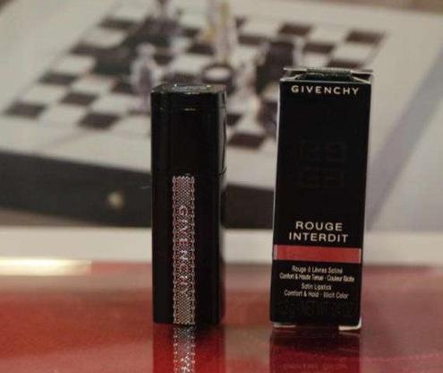 紀梵希口紅最火色號排名,紀梵希小羊皮口紅304上唇飽滿有光澤