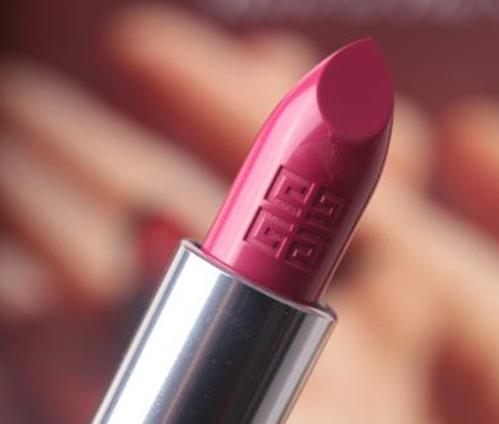 紀梵希口紅最火色號排名,紀梵希小羊皮口紅304上唇飽滿有光澤