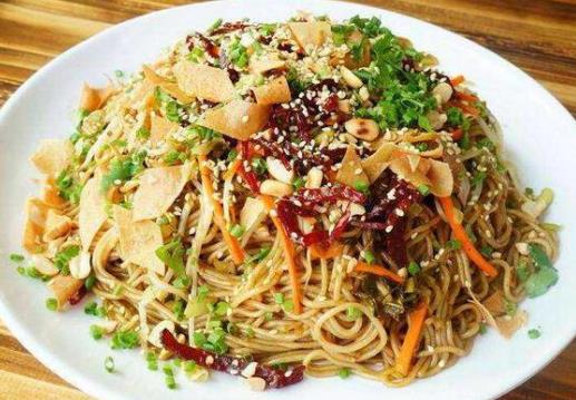 三亞十大美食排行榜,海南粉歷史悠久、檳榔花雞湯汁甘甜可口