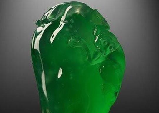 世界十大頂級翡翠排名,玻璃種翡翠質地細膩、龍石種翡翠價格昂貴