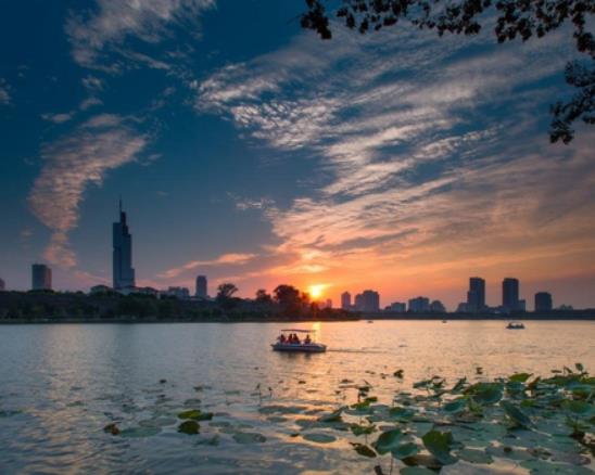 南京十大適合拍照的地方,夫子廟秦淮風(fēng)光帶有意境、玄武湖十分浪漫