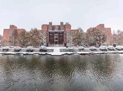 河南十大最美大學(xué)排行榜,河南大學(xué)實力強大、鄭州大學(xué)建筑美觀