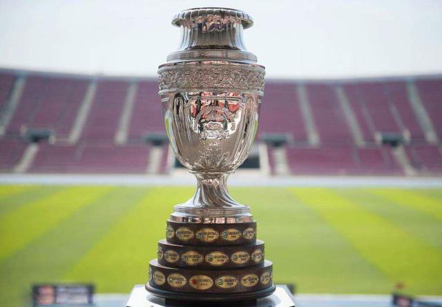足球運動員都想得到的冠軍獎杯 大力神杯是足球界最高榮譽的象征