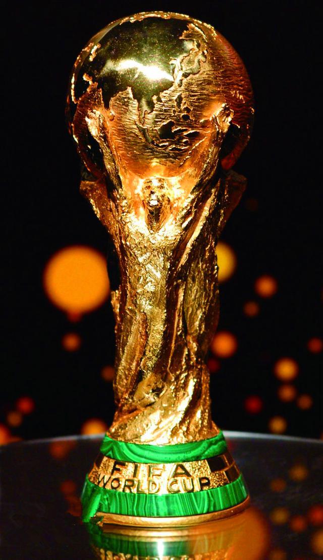 足球運動員都想得到的冠軍獎杯 大力神杯是足球界最高榮譽的象征