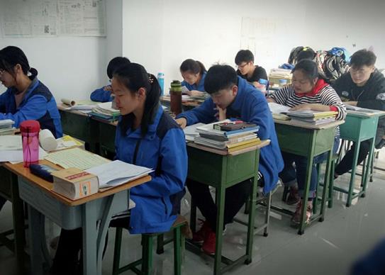 樂山市教育培訓機構排名,中公教育培訓學校、萬書聚優培訓學校深受信賴