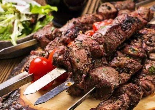 俄羅斯十大名菜排名,紅菜湯非常流行、羅宋湯鮮滑爽口