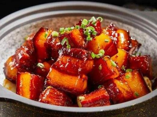 湘菜中的十大硬菜排名,剁椒魚頭鮮辣可口、臘味合蒸做法簡單