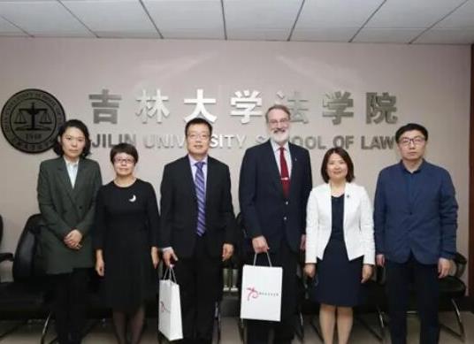 政法大學(xué)五院四系排名,中國政法大學(xué)、西南政法大學(xué)是國家級重點學(xué)校