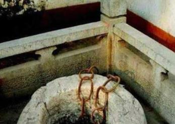 中國(guó)境內(nèi)最邪門的地方排行榜 廣州一村莊有個(gè)奇怪的倒影塘