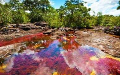 世界自然奇觀 門登霍爾冰洞位于美國阿拉斯加州府朱諾市