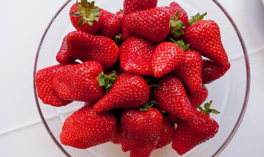 草莓如果爛了還能吃嗎?吃草莓有哪些注意事項