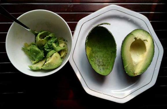 牛油果和什么一起榨汁好喝?牛油果榨汁喝有什么好處?