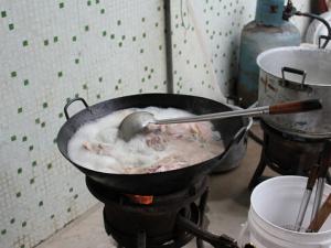 油壺怎么清洗？油壺上的污漬怎么去除？