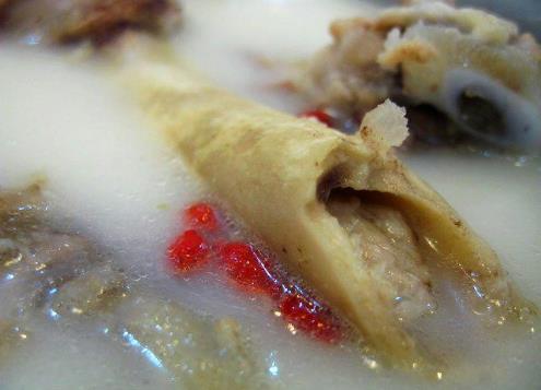 骨頭湯怎么熬更有營(yíng)養(yǎng)?骨頭湯的食用禁忌