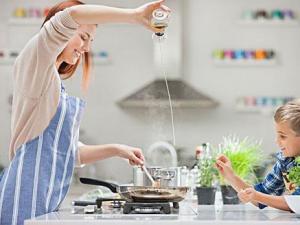 炒菜鹽放多了怎么辦?炒菜放調料的技巧