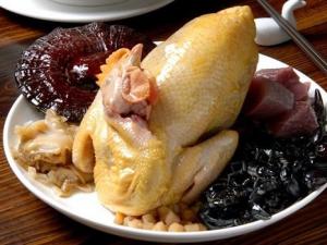 如何鑒別散養(yǎng)雞與速成雞?散養(yǎng)雞與速成雞的區(qū)別