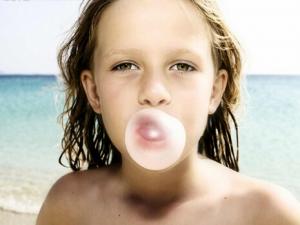 泡泡糖怎么洗?口香糖的危害