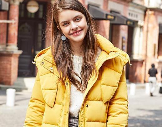 輕薄的羽絨服有必要買嗎?羽絨服上染上紅墨水怎么辦