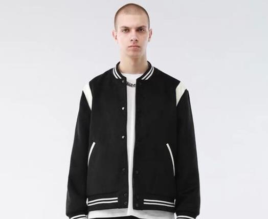 棒球服袖子是不是都長?棒球服有異味是質(zhì)量不行嗎