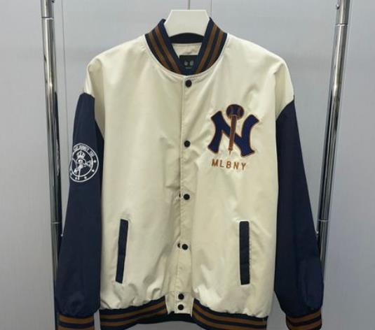 棒球服洗皺了怎么復(fù)原?棒球服串色了怎么去除