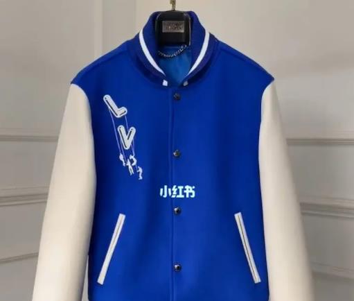 脖子短的人適合穿棒球服嗎?新買的棒球服脖子有點扎是質量不好嗎