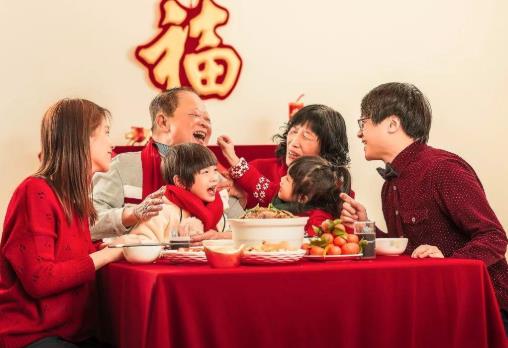 吃年夜飯怎么發朋友圈逼格高?適合春節發的朋友圈文案