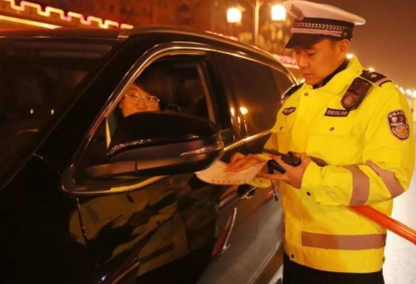 喝多少酒就達(dá)到酒駕標(biāo)準(zhǔn)?喝酒后多久能開車?