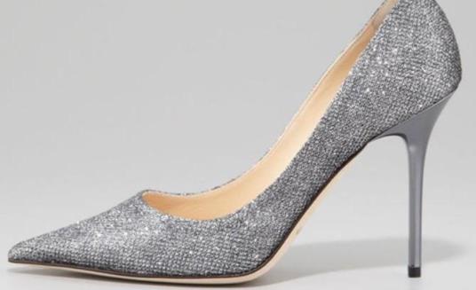 高跟鞋大了一點(diǎn)點(diǎn)容易掉怎么辦 高跟鞋買(mǎi)大了一碼怎么補(bǔ)救